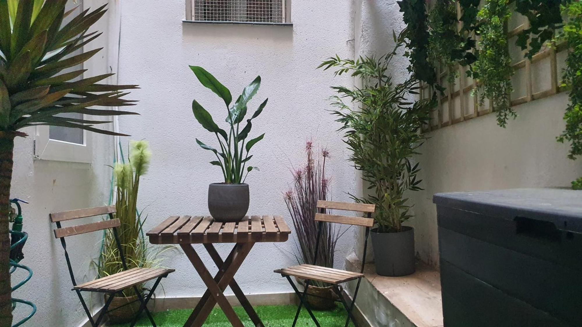 Rentadore Atocha Suites Madrid Bagian luar foto