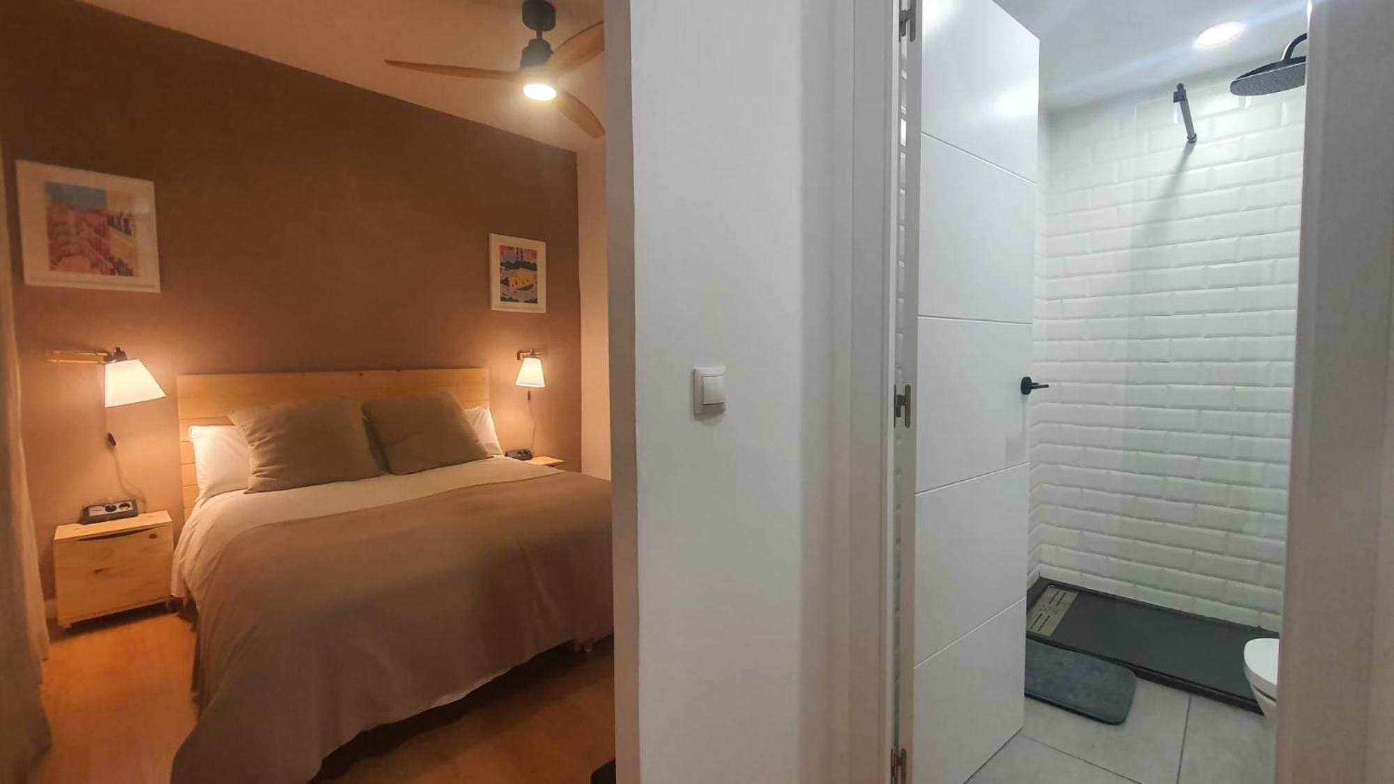 Rentadore Atocha Suites Madrid Bagian luar foto