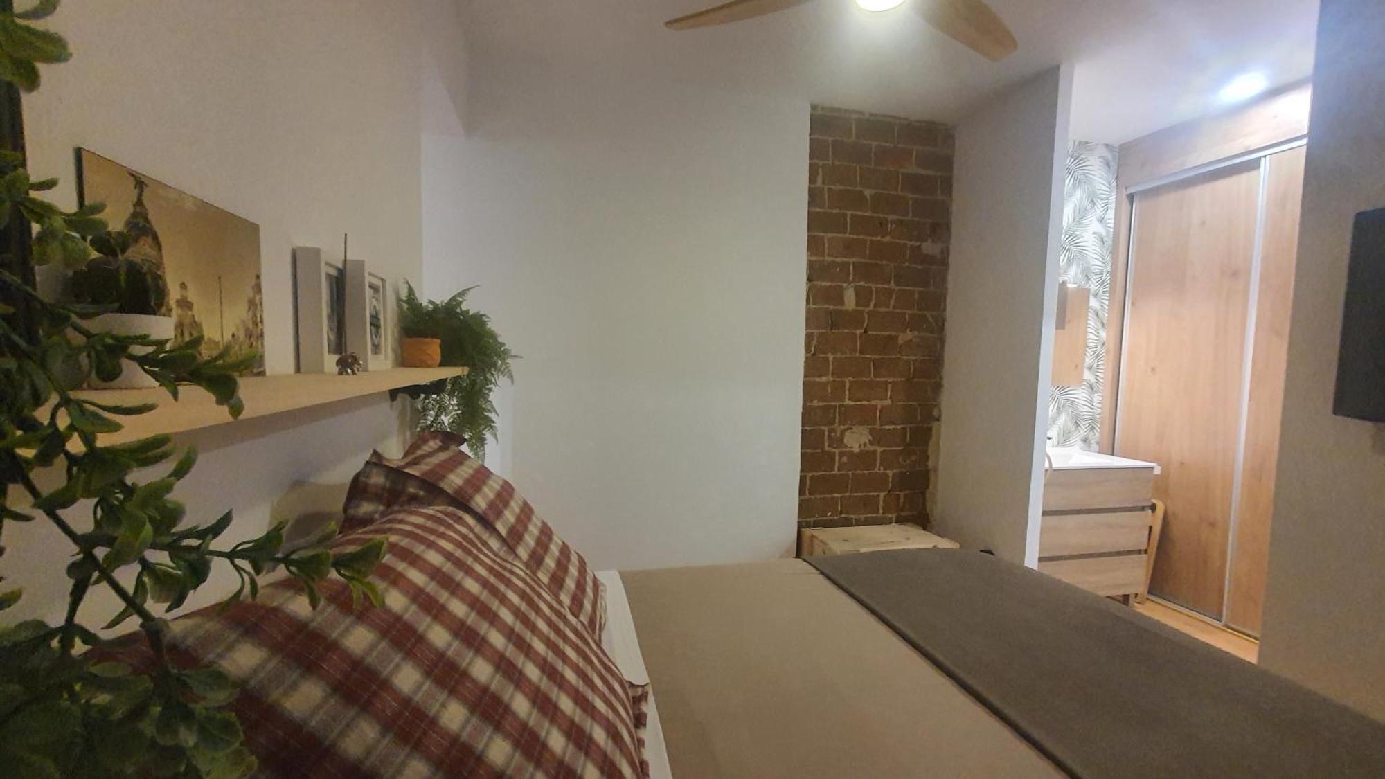 Rentadore Atocha Suites Madrid Bagian luar foto